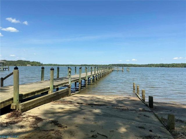 7563 South Shore DR, Gloucester, VA 23061