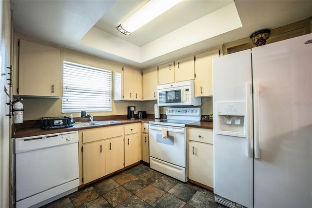 5225 IMPERIAL LAKES BOULEVARD 22, Mulberry, FL 33860
