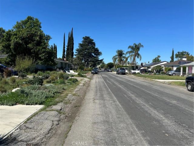 14325 Martha Street, Van Nuys, CA 91401