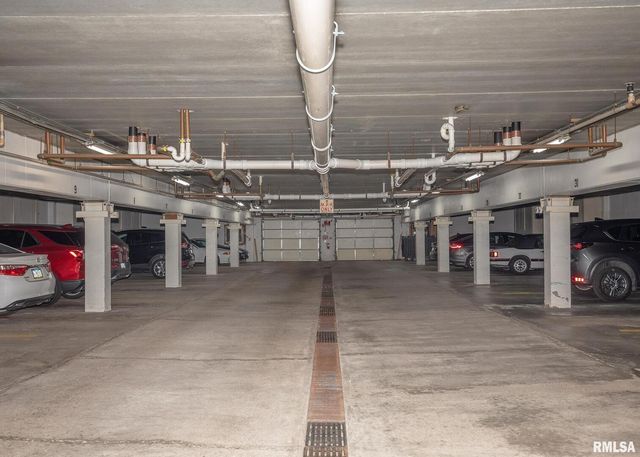 1350 Kimberly Ridge Road 310, Bettendorf, IA 52722