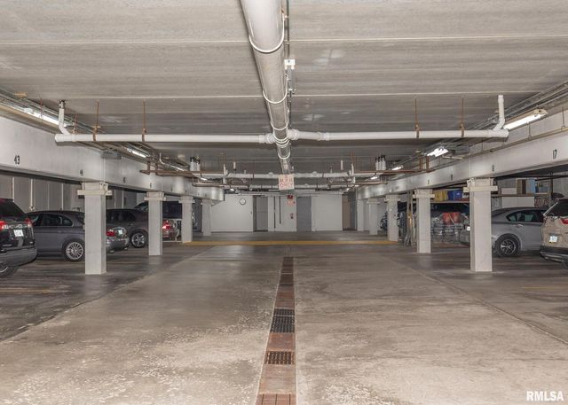 1350 Kimberly Ridge Road 310, Bettendorf, IA 52722