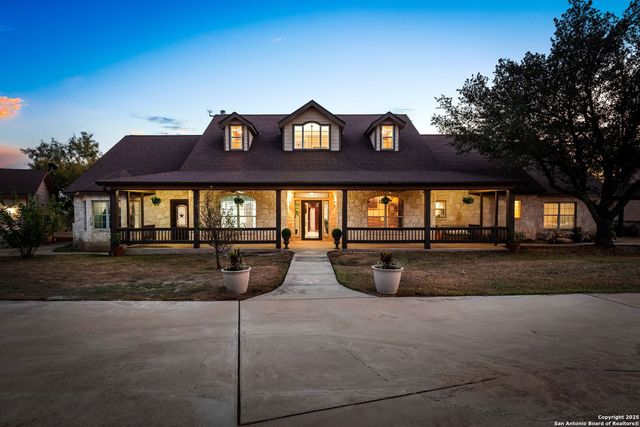 765 E Loop 1604, St Hedwig, TX 78152