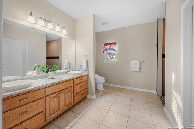 765 E Loop 1604, St Hedwig, TX 78152