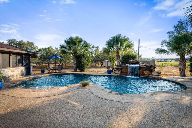 765 E Loop 1604, St Hedwig, TX 78152