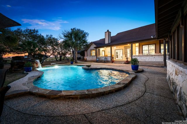 765 E Loop 1604, St Hedwig, TX 78152