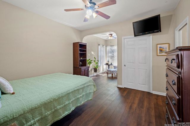 765 E Loop 1604, St Hedwig, TX 78152