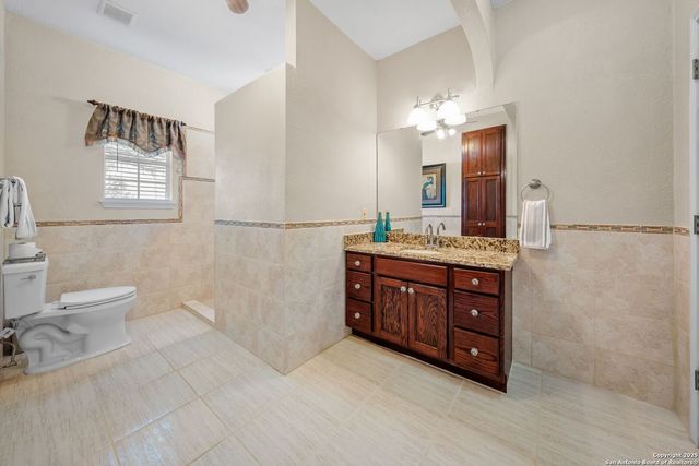 765 E Loop 1604, St Hedwig, TX 78152