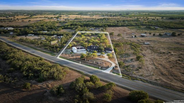 765 E Loop 1604, St Hedwig, TX 78152