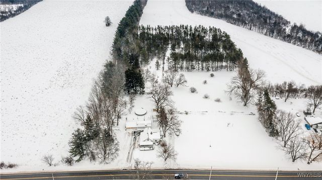 1009 Two Rod Road S, Marilla, NY 14102