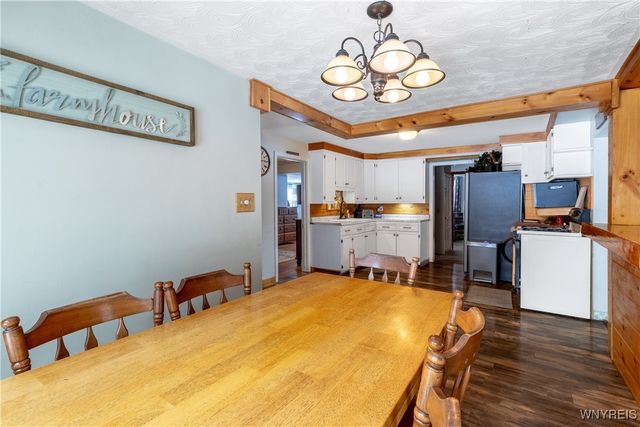 1009 Two Rod Road S, Marilla, NY 14102