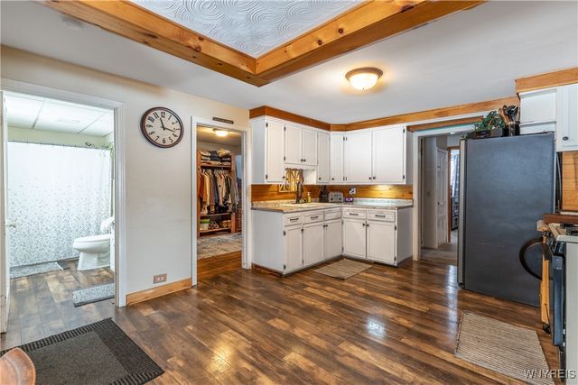 1009 Two Rod Road S, Marilla, NY 14102