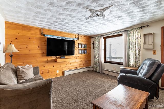 1009 Two Rod Road S, Marilla, NY 14102