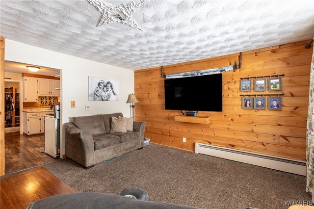 1009 Two Rod Road S, Marilla, NY 14102