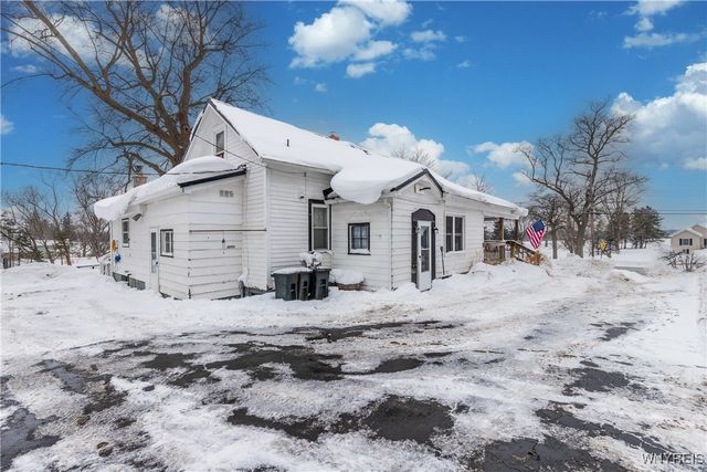 1009 Two Rod Road S, Marilla, NY 14102