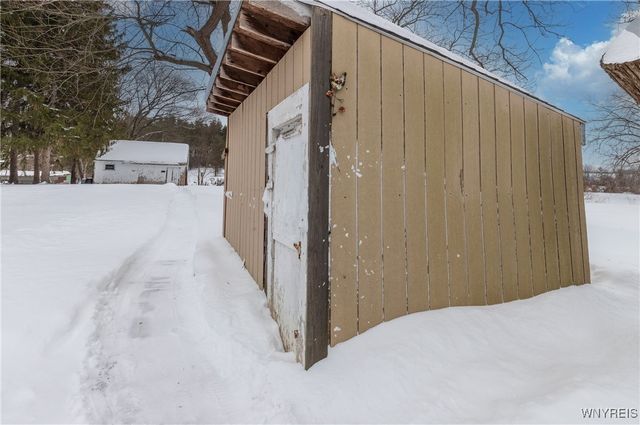 1009 Two Rod Road S, Marilla, NY 14102