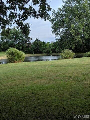 1009 Two Rod Road S, Marilla, NY 14102