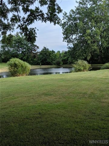 1009 Two Rod Road S, Marilla, NY 14102