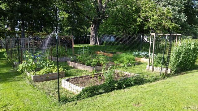 1009 Two Rod Road S, Marilla, NY 14102