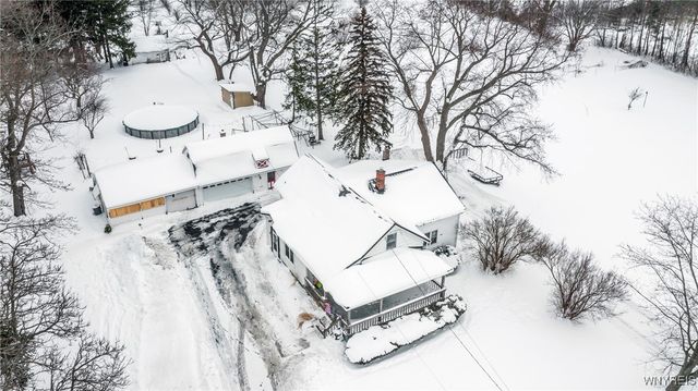 1009 Two Rod Road S, Marilla, NY 14102