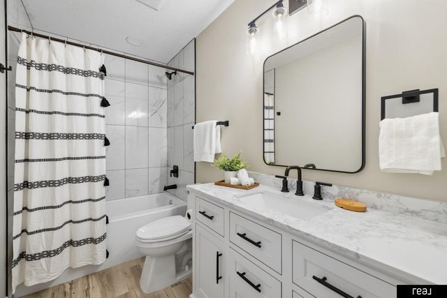 2041 N 77th Street, Lincoln, NE 68505