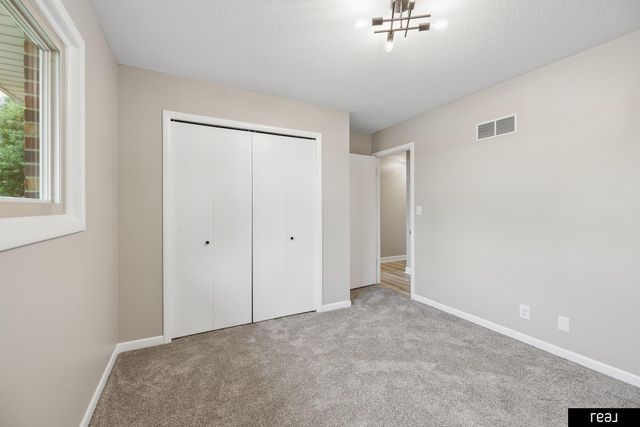 2041 N 77th Street, Lincoln, NE 68505