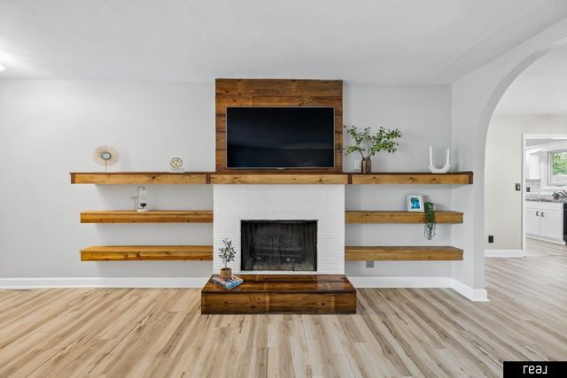 2041 N 77th Street, Lincoln, NE 68505