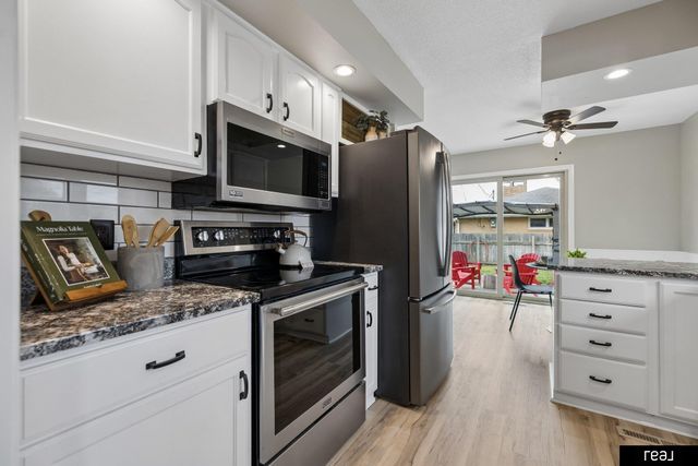 2041 N 77th Street, Lincoln, NE 68505
