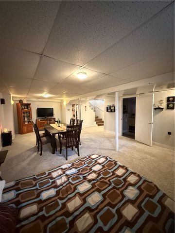 124 Zinnia Drive, Cranston, RI 02920
