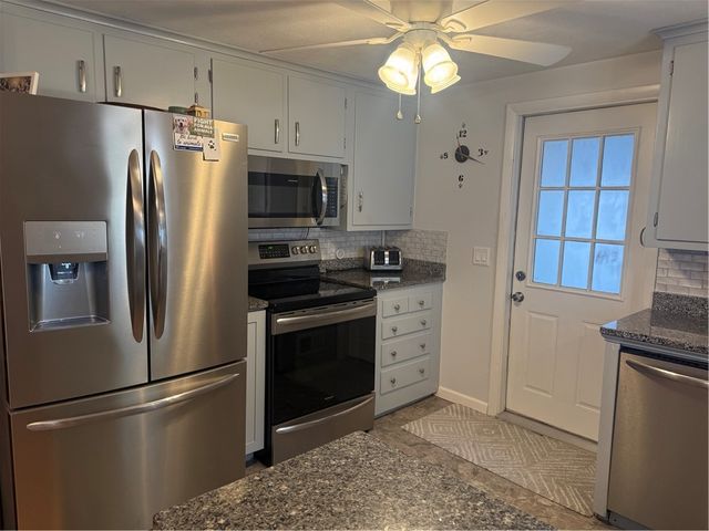 124 Zinnia Drive, Cranston, RI 02920