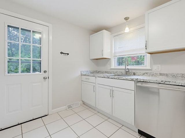 22 Poskus St, Stoughton, MA 02072
