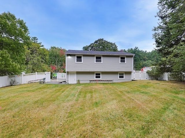 22 Poskus St, Stoughton, MA 02072