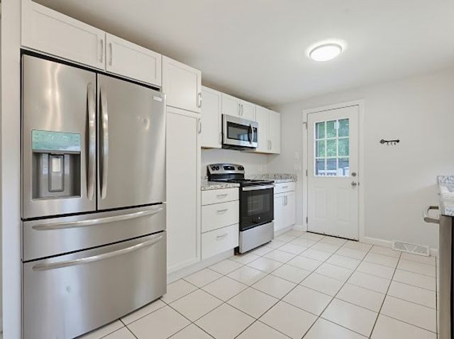 22 Poskus St, Stoughton, MA 02072