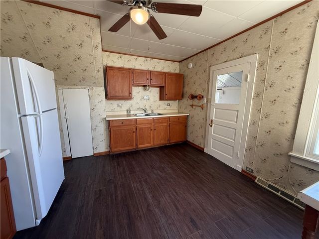 208 E Slippery Rock St, Chicora Boro, PA 16025