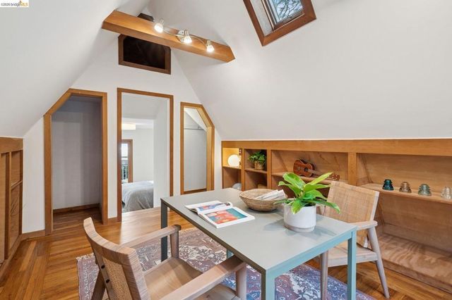 982 982 Grizzly Peak Blvd, Berkeley, CA 94708