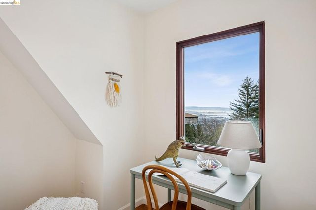 982 982 Grizzly Peak Blvd, Berkeley, CA 94708