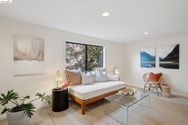 982 982 Grizzly Peak Blvd, Berkeley, CA 94708