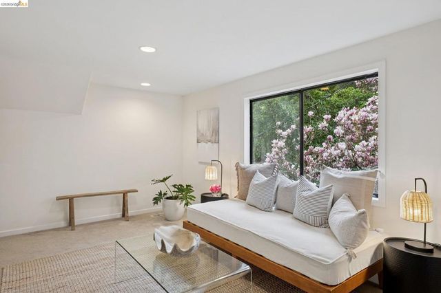 982 982 Grizzly Peak Blvd, Berkeley, CA 94708