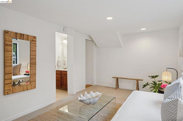 982 982 Grizzly Peak Blvd, Berkeley, CA 94708