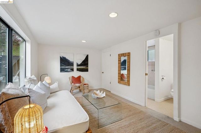 982 982 Grizzly Peak Blvd, Berkeley, CA 94708