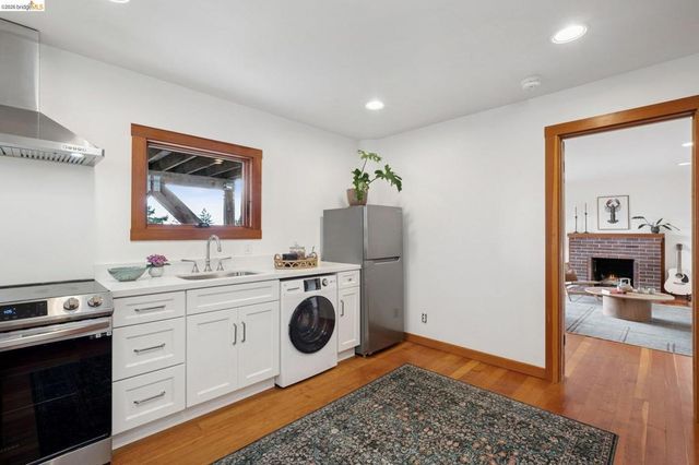 982 982 Grizzly Peak Blvd, Berkeley, CA 94708