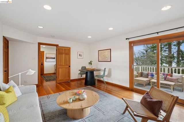 982 982 Grizzly Peak Blvd, Berkeley, CA 94708