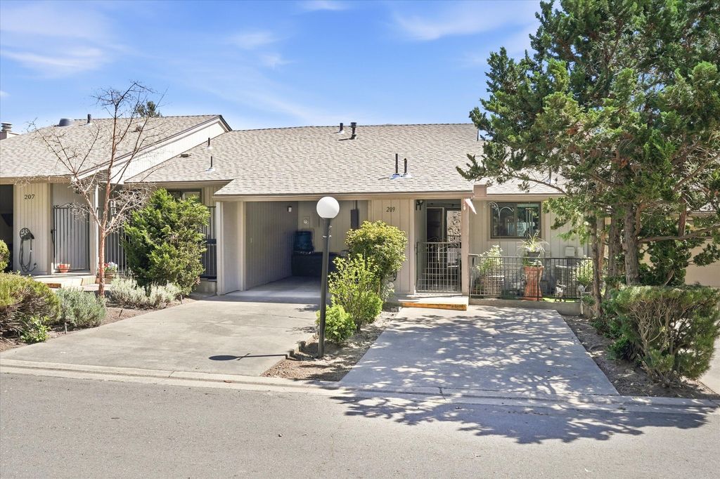 209 Florence Avenue, Medford, OR 97504