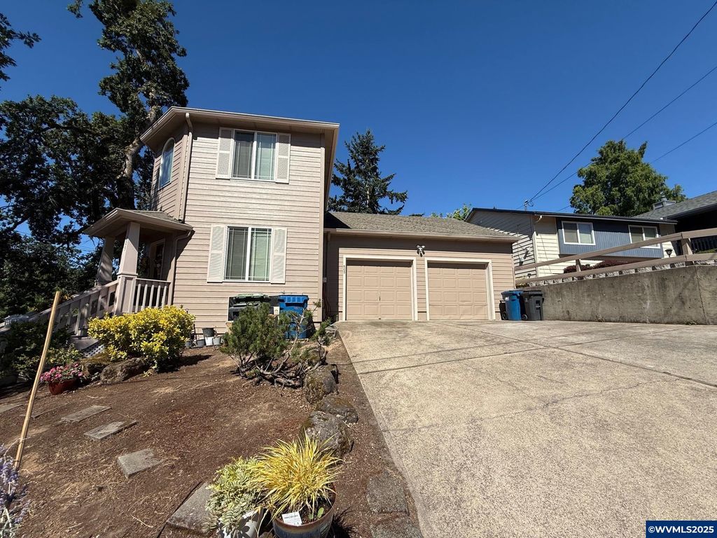 505 & 511 Woodland Dr NW, Salem, OR 97304