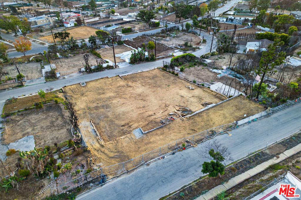 Image 7 of property listing at 14912 Mc Kendree Avenue, Pacific Palisades, CA 90272