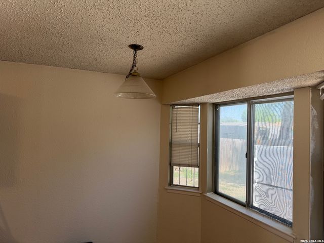 9130 KINGS HBR, San Antonio, TX 78242