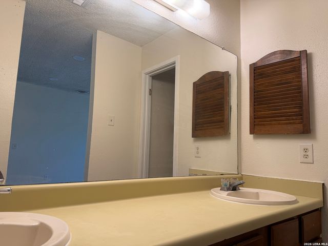 9130 KINGS HBR, San Antonio, TX 78242