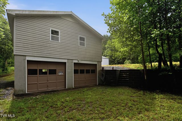125 Dale Blevins Lane, Roan Mountain, TN 37687
