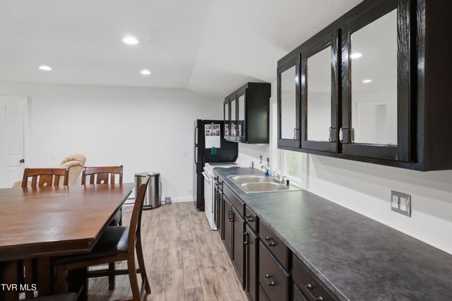 125 Dale Blevins Lane, Roan Mountain, TN 37687