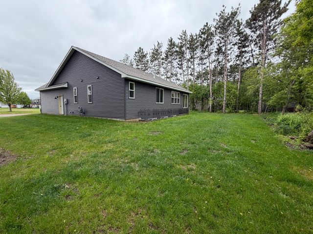 1141 Pinewood Trail, New Richmond, WI 54017