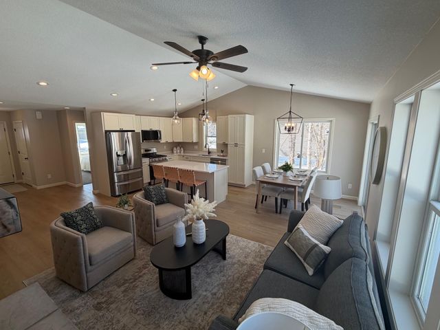 1141 Pinewood Trail, New Richmond, WI 54017